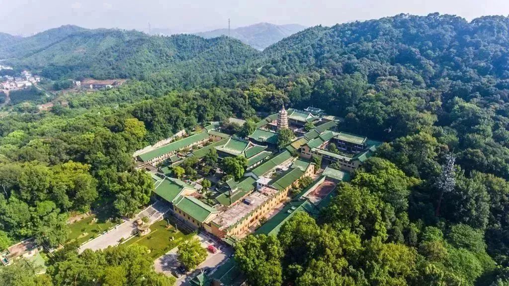 南华禅寺 到南华禅寺感受韶关的禅宗文化 在寺内听晨钟暮鼓 再到