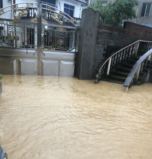 安徽多地洪水预警!一市严重内涝!(视频)