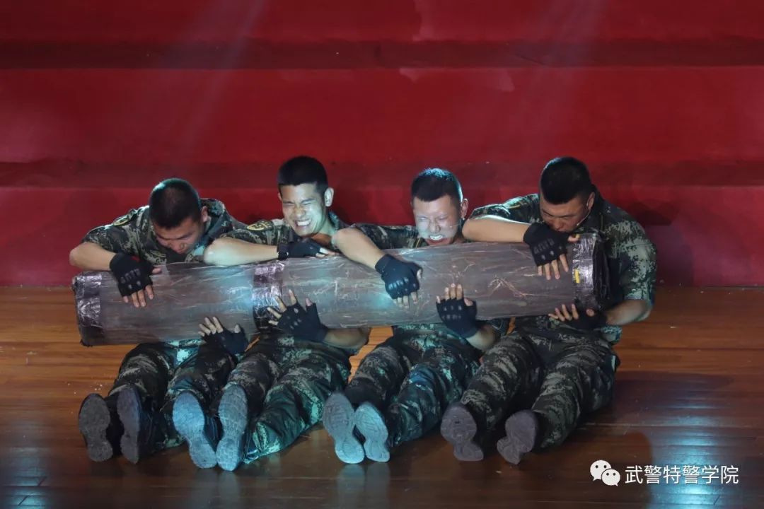 武警特警学院隆重举行毕业典礼