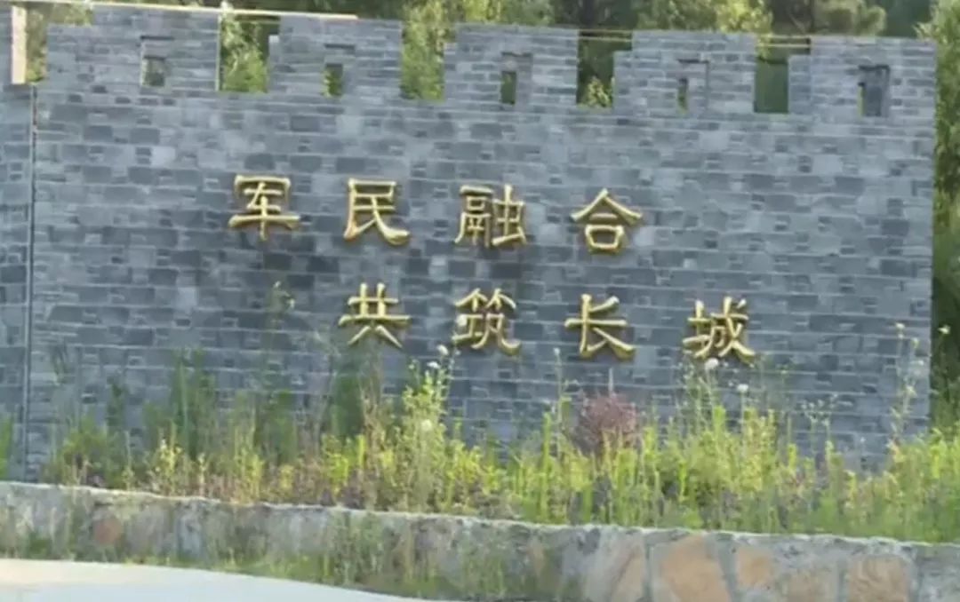 钟祥市冷水镇官坡村党支部书记刘启雨说:"我们准备再用一年的时间把