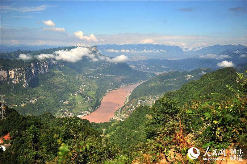 近日,在湖北省宜昌市夷陵区乐天溪镇王家坪村金刚山,陈家埫等地,俯瞰