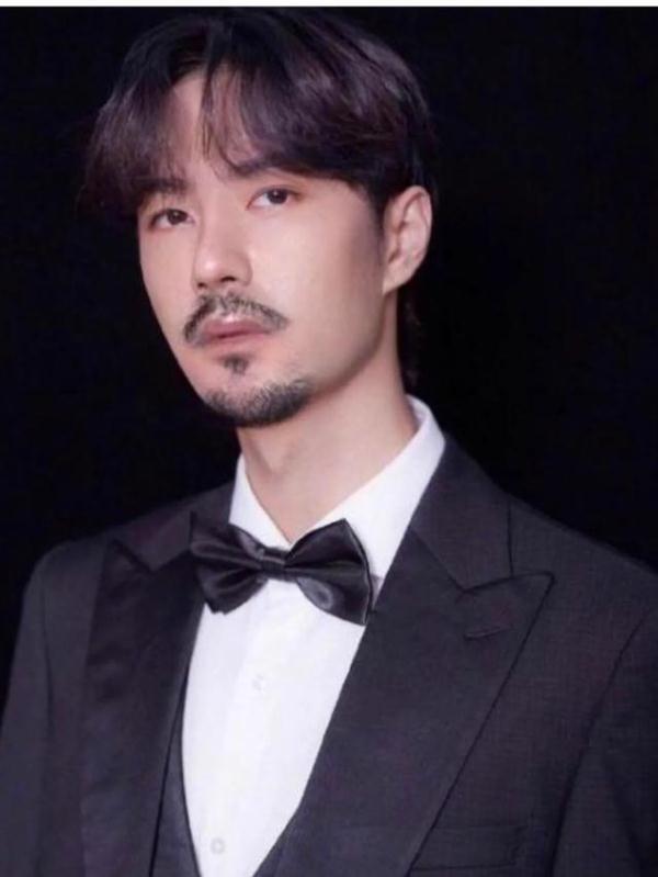当男明星有了胡子之后,王一博沧桑,肖战帅气,易烊千玺