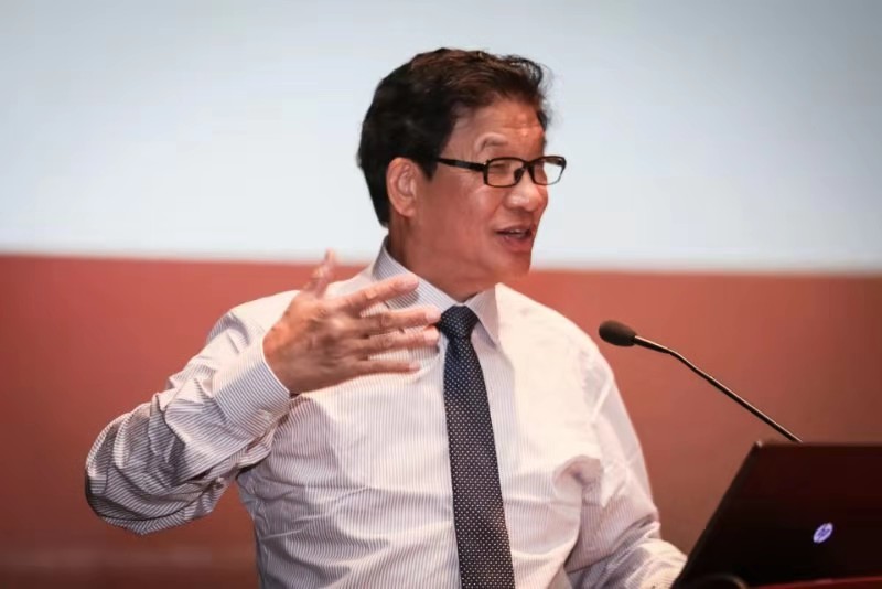复旦五浦汇校长黄玉峰:你给我一个翩翩少年,我还你一个谦谦君子