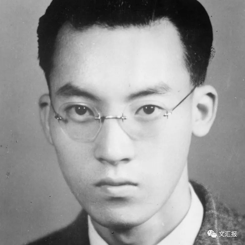 黄竞武(后排左二)与家人合影1949年5月12日,黄竞武被国民党特务逮捕