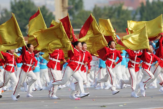 双语回顾庆祝新中国成立70周年群众游行亮点