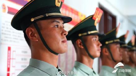 国庆阅兵武警部队方队基准兵辛超从入选那天起我就想当基准兵