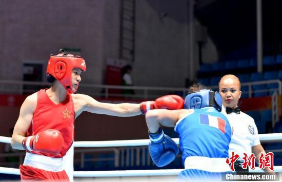 武汉军运会女子57公斤级拳击赛中国选手刘飘飘获胜