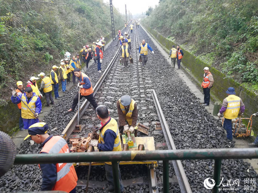 川黔铁路原穿越城区33公里线路全部拆除(高清组图)