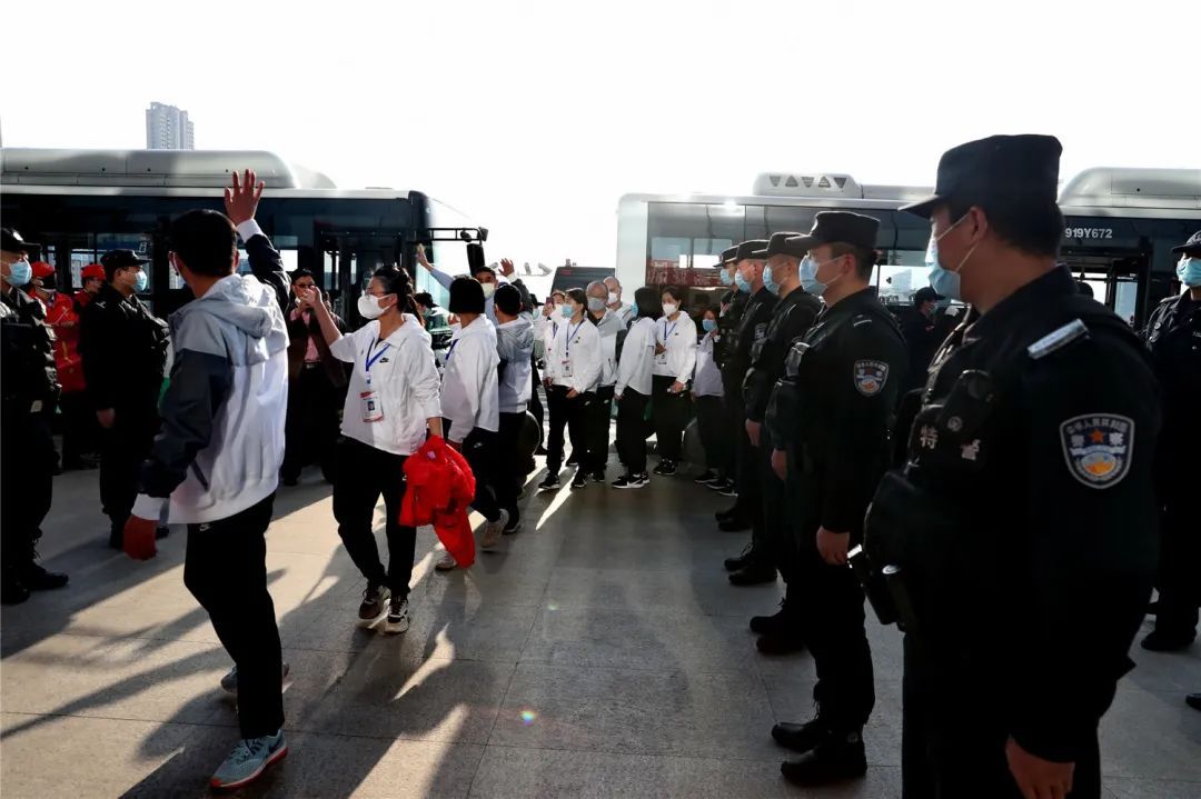 向凯旋的白衣天使——以警察为名