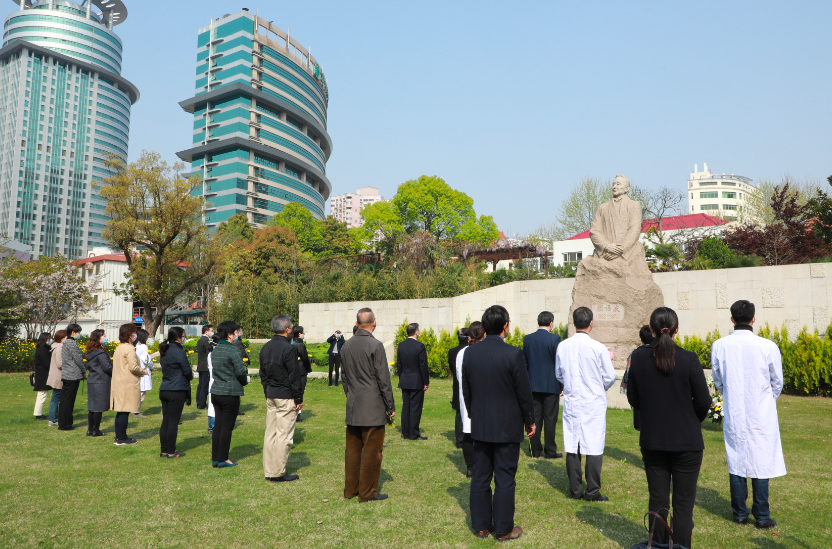 清明追思重温医学誓言,复旦大学上海医学院举行集体哀悼仪式