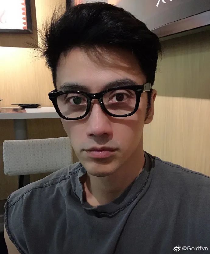 遇到这样的男人请注意:54岁的年龄,24岁的身材.