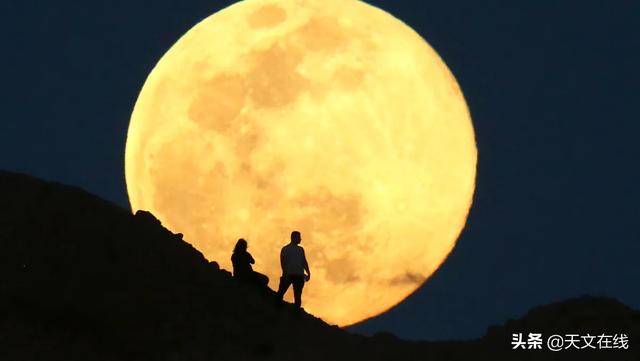 2021年4月满月:"超级粉红月亮"周一升起