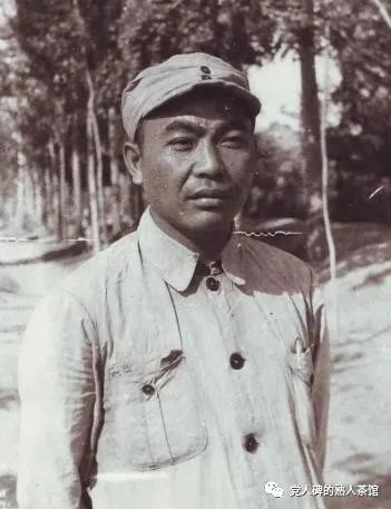 小学课本骗人了不灯光里不光有郝副营长还有一片无名英烈墓