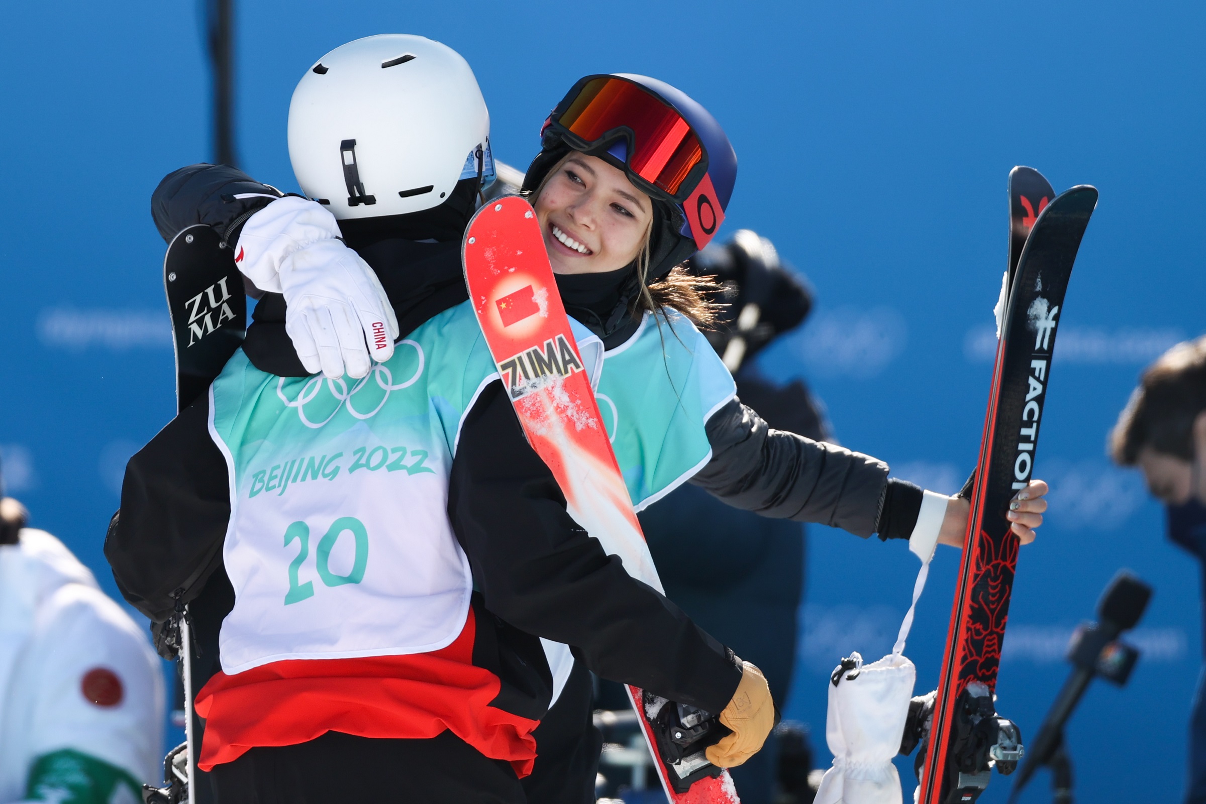 首秀完美谷爱凌晋级自由式滑雪女子大跳台决赛