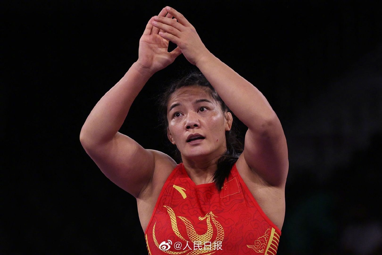 周倩获得奥运会摔跤女子自由式76公斤级铜牌