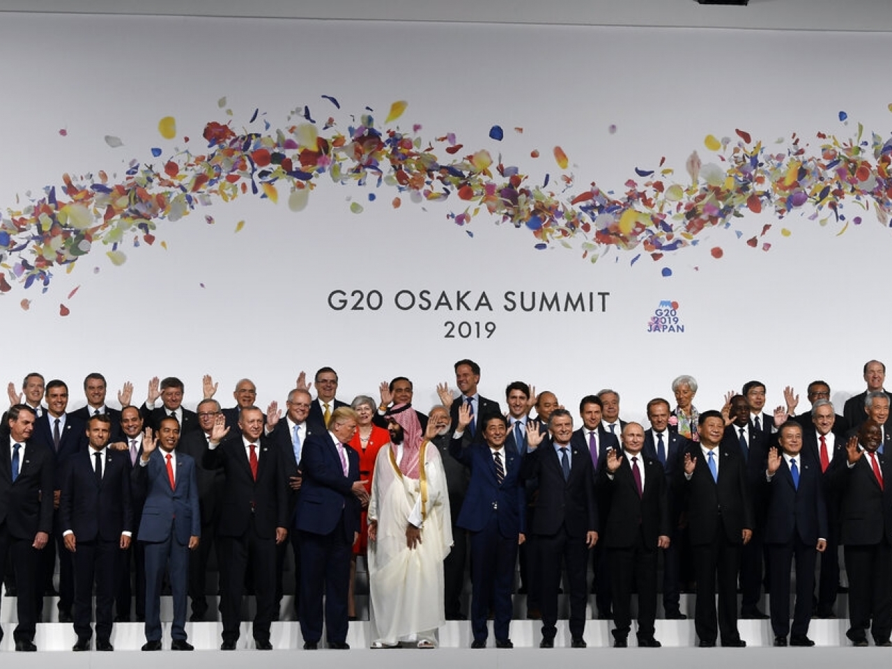 大合照来了!g20峰会大阪揭幕 各国元首互相握手及拍照