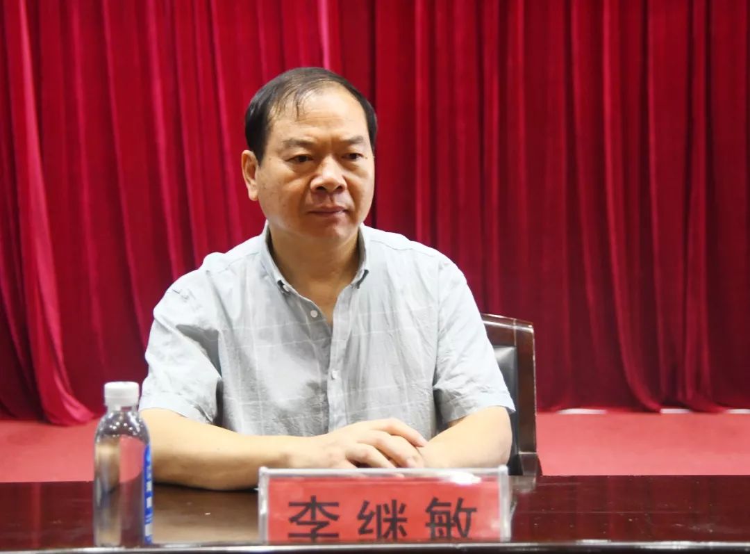 河南省疾控中心健康教育所张强主任,夏邑县人民医院院长李继敏在主席