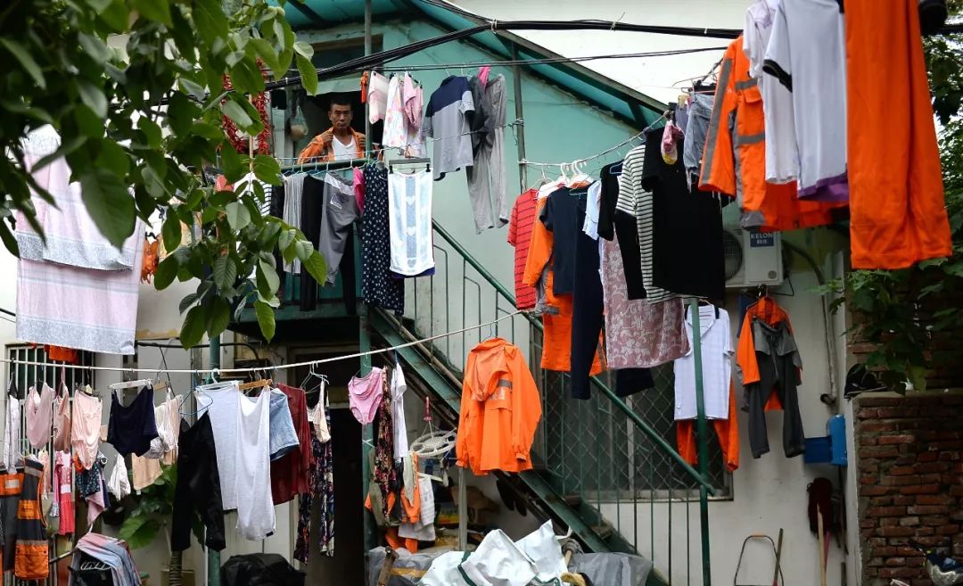 中国游客晾衣服迷惑行为大赏