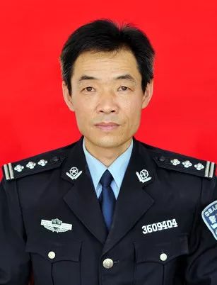 别哭,我们送你回家……雨大水冷,却始终都有温暖!
