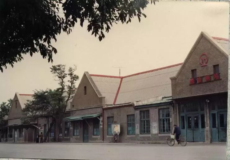 塘沽南站中国现完整保存的最早的火车站现在已成旅游景点
