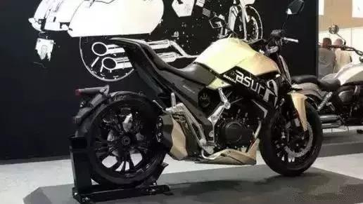 双缸400cc单摇臂,最高车速160km/h 奔达400cc街车曝光