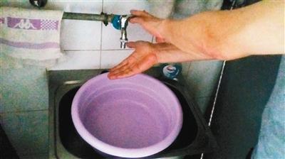 小区56户居民常年吃水难