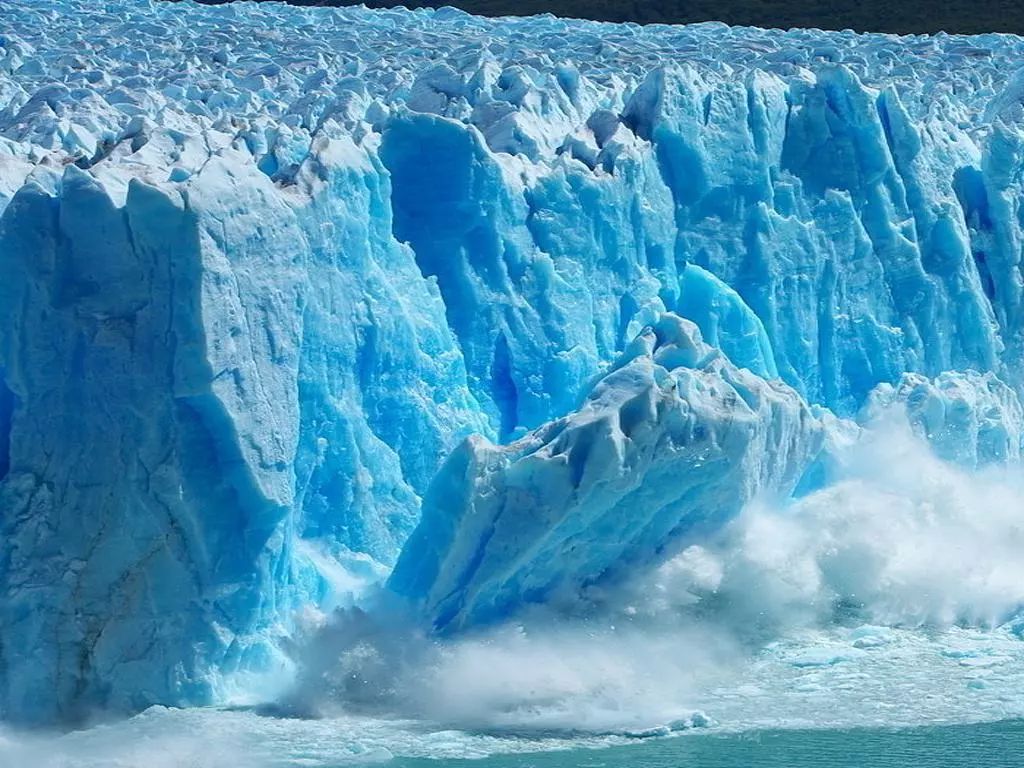 冰川是怎么融化的?科学家:发现了格陵兰岛冰川融化的原因!