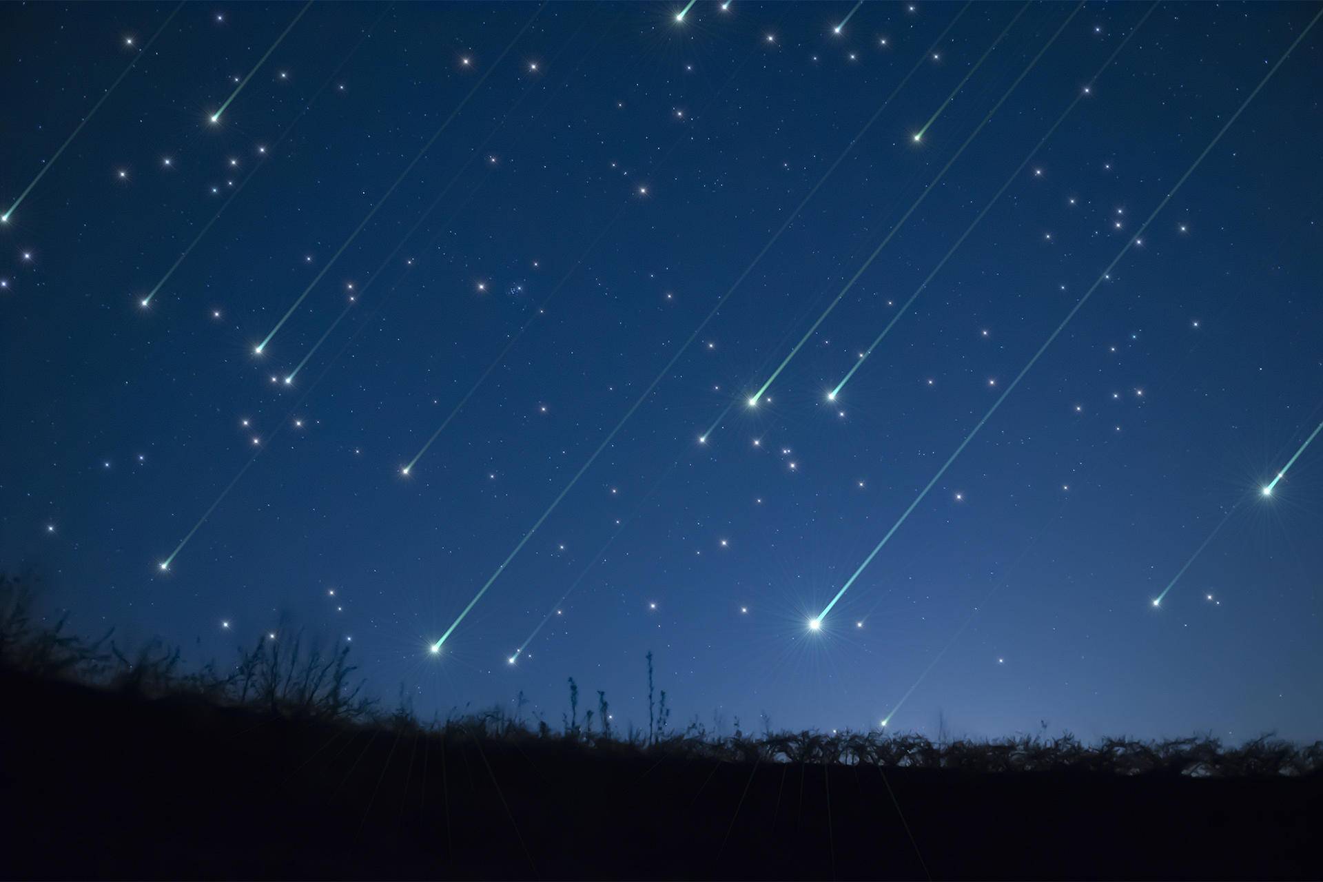 请定好您的闹钟今天天鹅座α流星雨将达到最大峰值