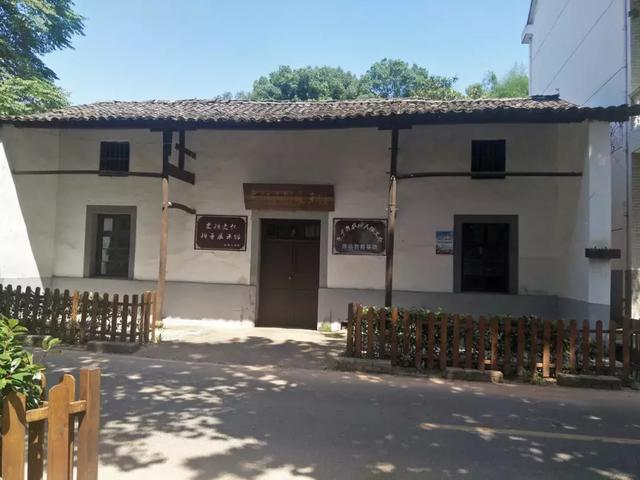 上饶有座古村落始于明代,这里果蔬丰,稻虾肥,每年举办
