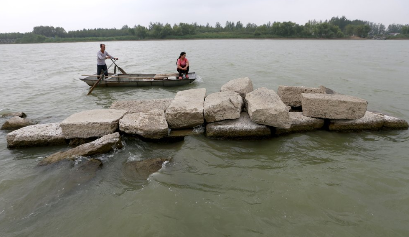 洪泽湖水位突然下降,但湖底露出神秘建筑,专家:等了300年