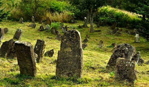 乱坟岗突现黄金100余斤金块上神秘字样破解一桩2000年前疑案