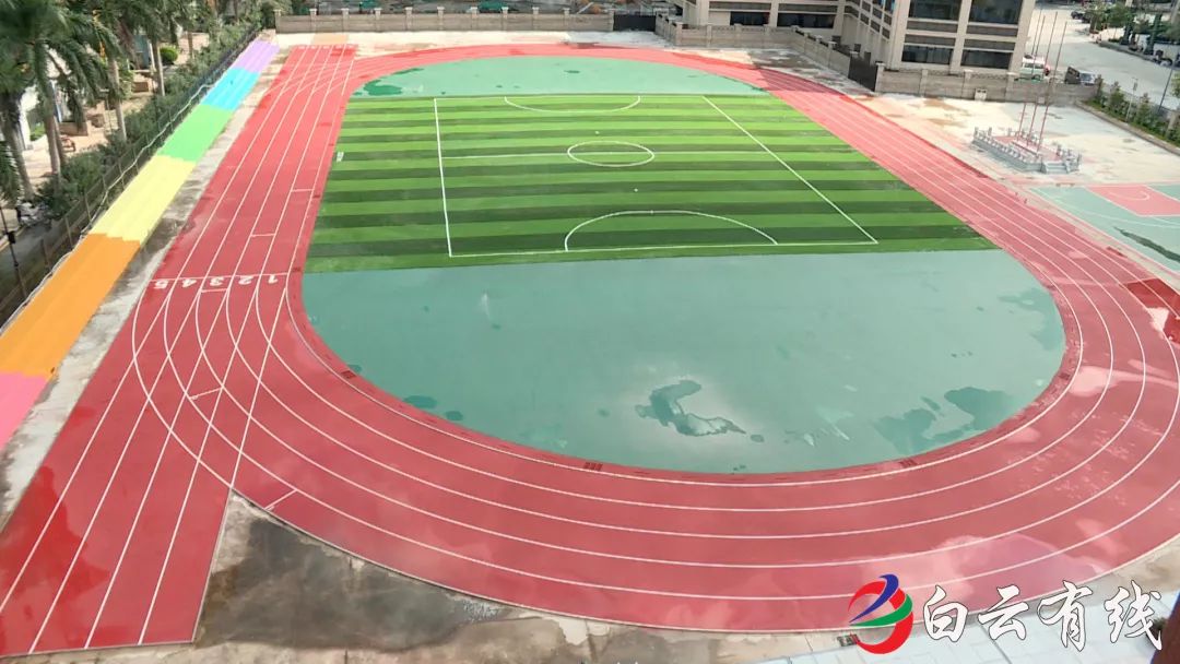 200米跑道足球场