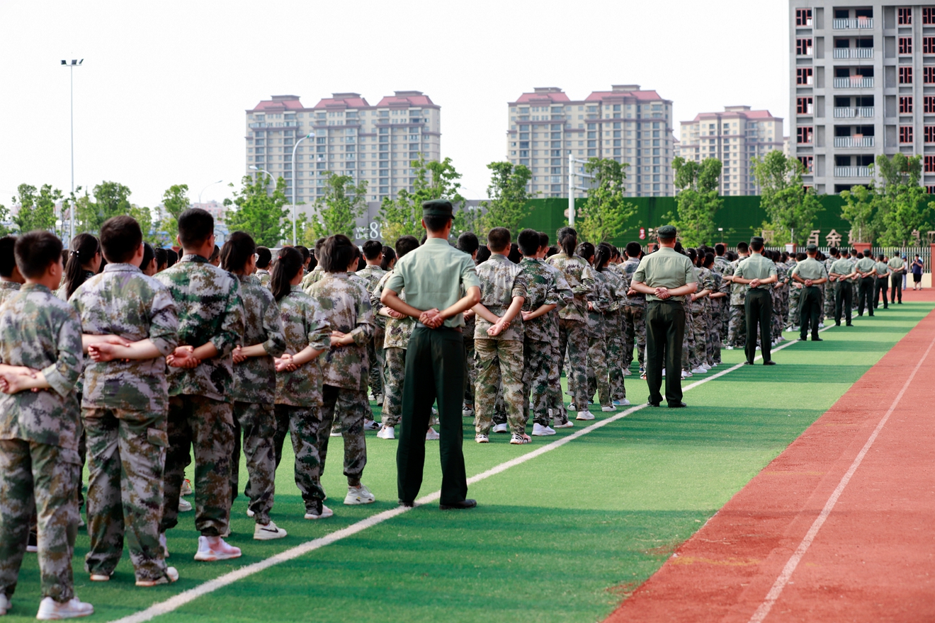 江苏海安海陵中学:上好中学第一课,迈开青春第一步