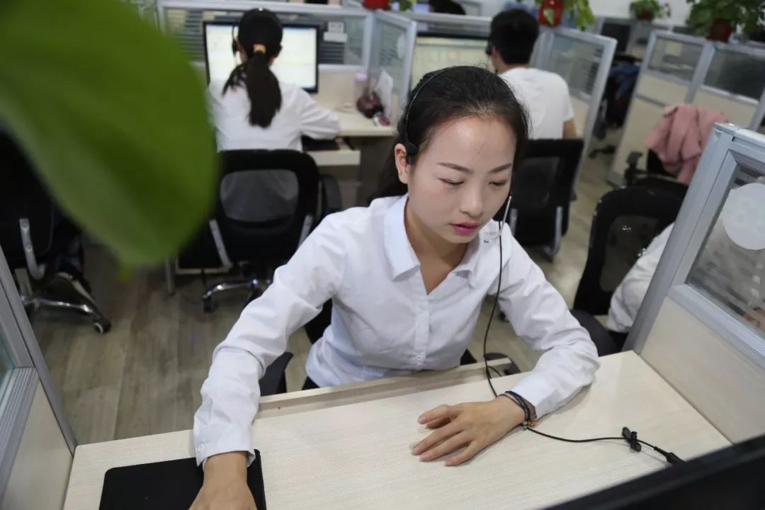 为什么移动的10086客服,经常打电话给你要换套餐?猫腻