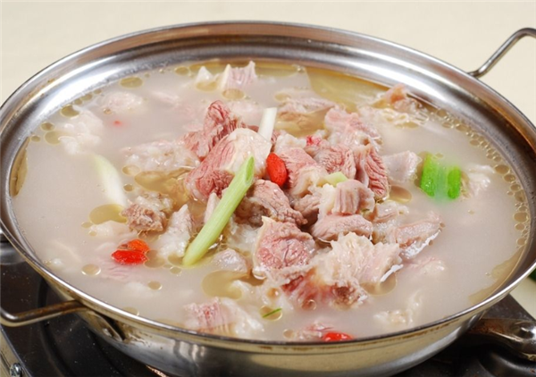 炖羊肉时加它等于白炖毁了一锅羊肉汤汁也不再奶白鲜美