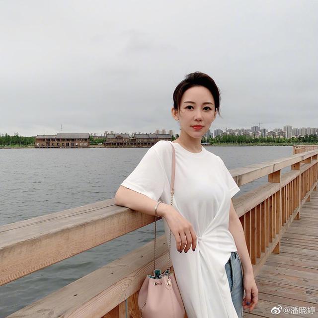 九球天后潘晓婷,这身材你能看出来今年37了?除了打球他还爱健身