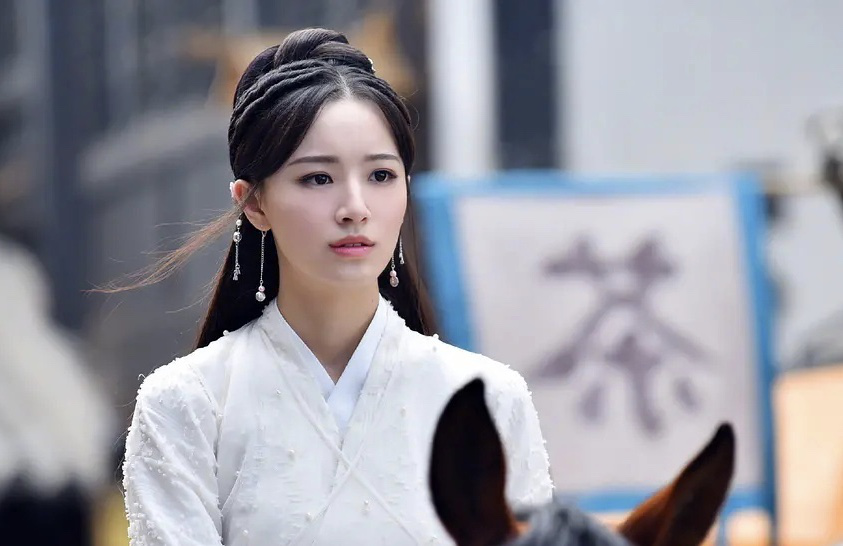铁心兰在古龙笔下美若牡丹梁婧娴绝代双骄中的扮相符合角色吗