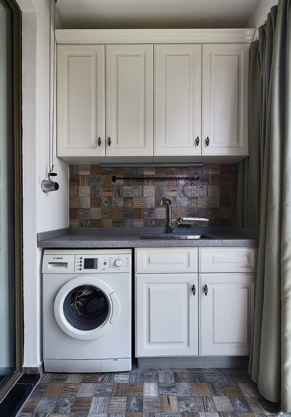 第六款灰色的大理石台面洗衣机柜搭配白色的柜门