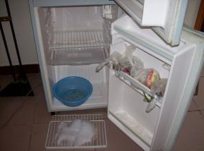 冰箱结冰怎么化冰?教你妙招好清理,再也不用费心用手抠