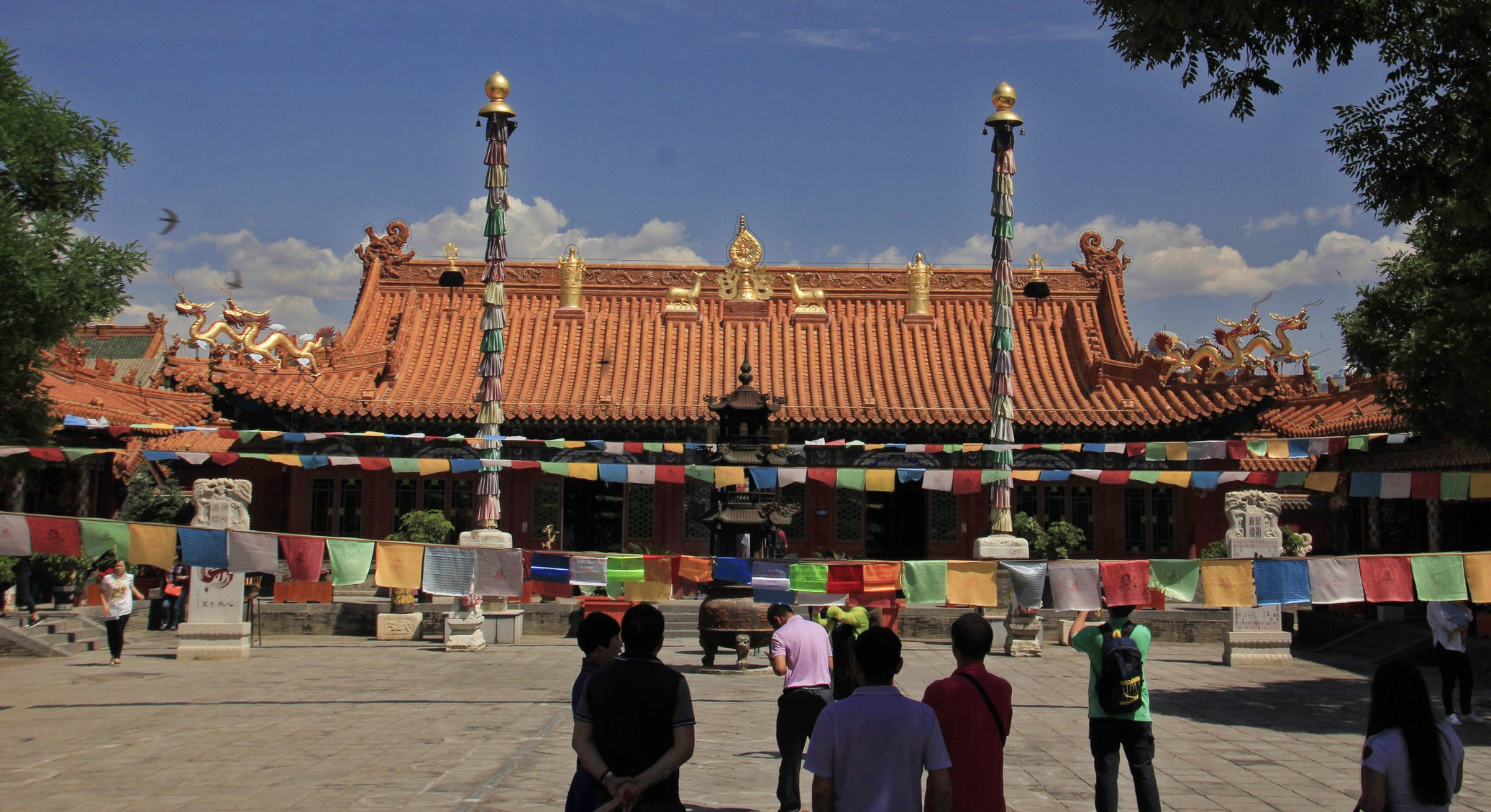 呼和浩特大召寺,拥有三万两白银铸造银佛