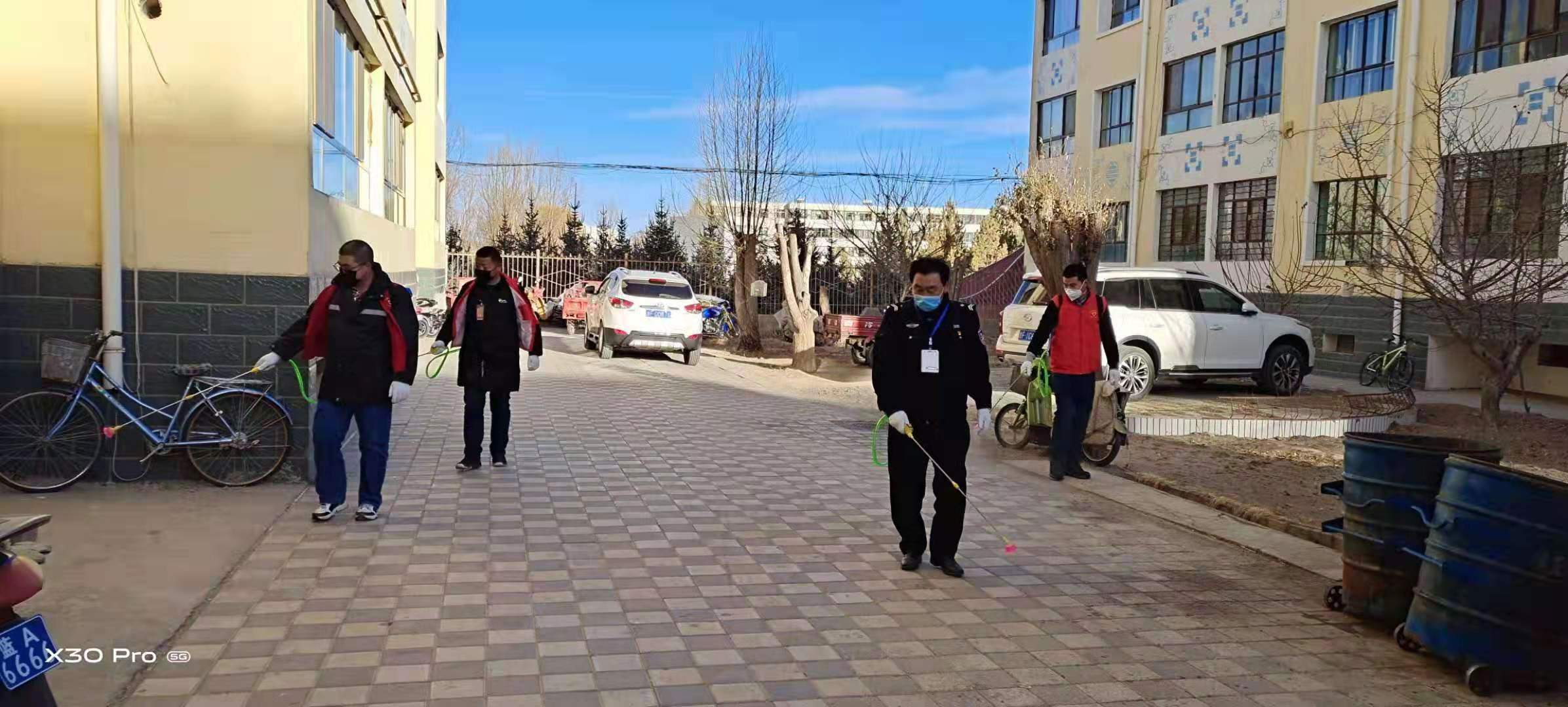 各村干部,包村干事,社区志愿者深入各村及辖区内的门点,对房屋出租