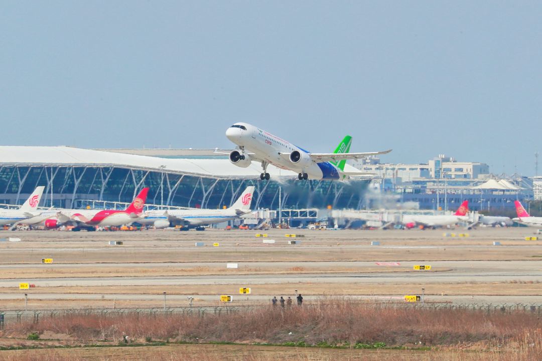 历经1小时59分,于13时07分降落东营胜利机场