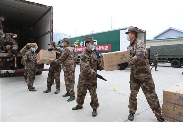 用初心献上最真挚的爱我省军地联合慰问奋战在湖北抗疫一线军队医护