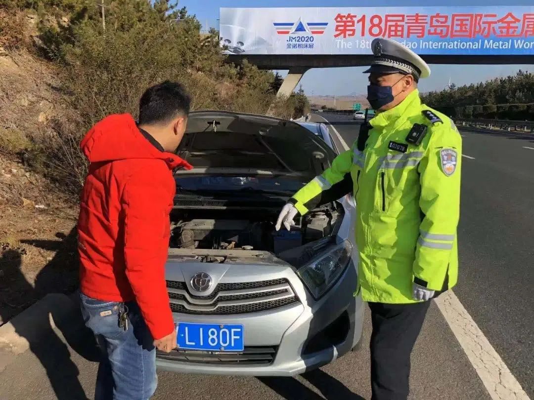 疫情当前,警察不退:复工进行时,山东高速交警护您一路平安!