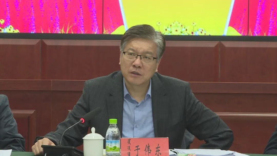 阿鲁科尔沁旗委书记于伟东主持召开旗委十四届一百一十八次常委会会议