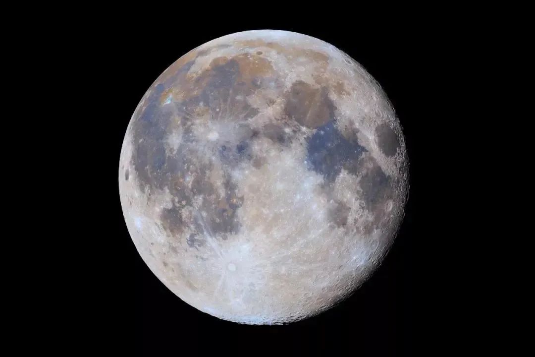为什么月球表面,存在强烈的不对称性?现在终于有了答案
