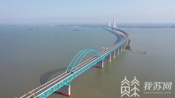 "海陆空"全方位展示沪苏通长江公铁大桥多项世界