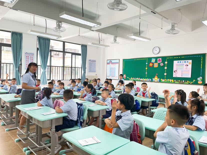 东华里小学新校园9月启用萌娃提前体验校园生活