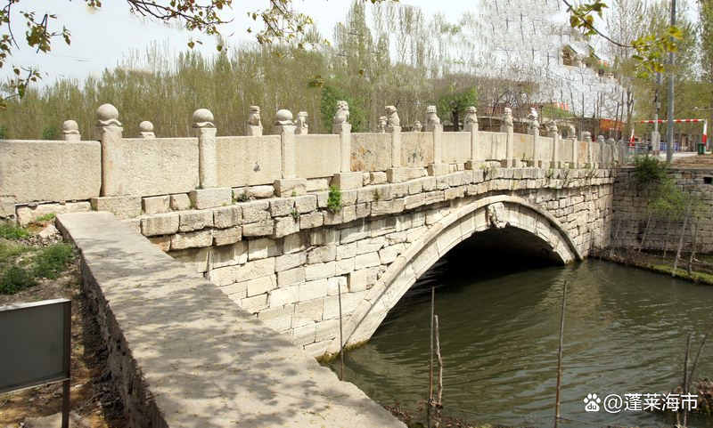 永济桥飞虹桥,位于济南市历城区郭店街道流海村西巨野河上,东西走向