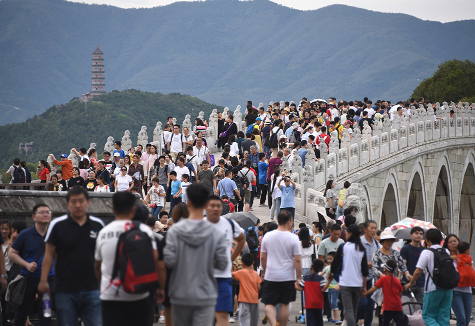 多人游客照图片